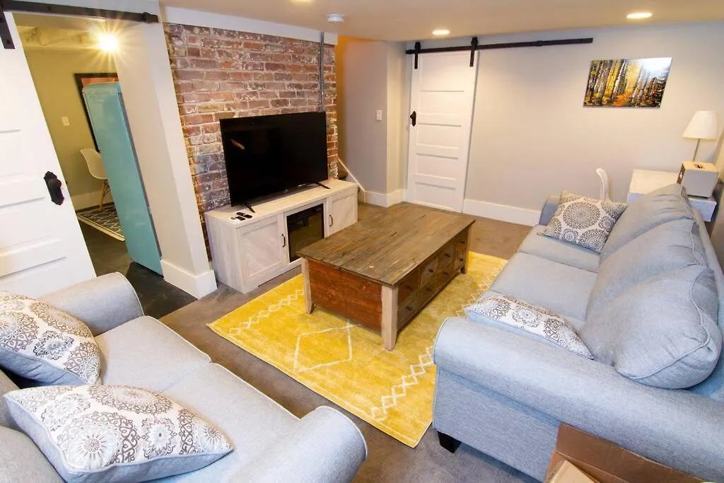 Holiday home Perfect Urban Sanctuary For 8 W Hot Tub Near City Park Denver