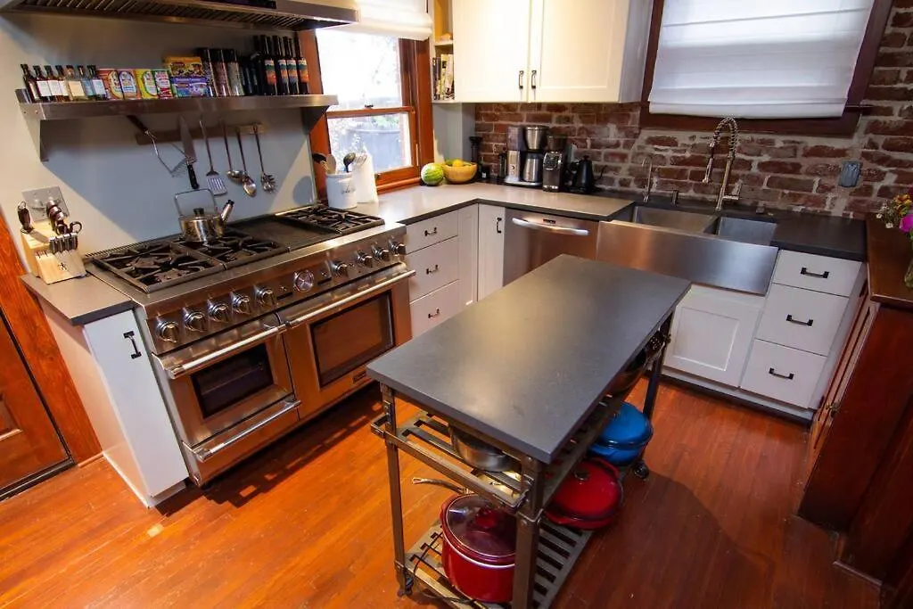 Holiday home Perfect Urban Sanctuary For 8 W Hot Tub Near City Park Denver United States